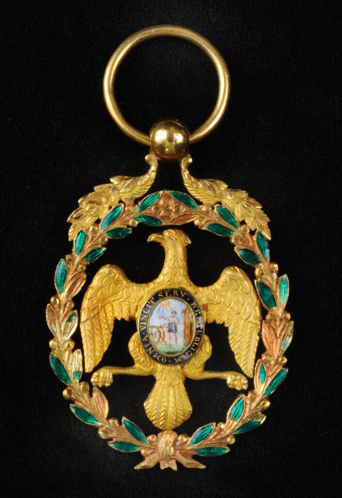 Daveis Lafayette Eagle ca. 1830-1832, obverse M.1950.187 Gold insignia of the Society of the Cincinnati surrounded by a wreath