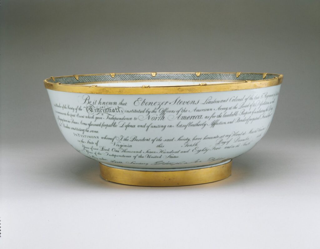 An image of a Chinese punch bowl depicting the diploma of the Society of the Cincinnati